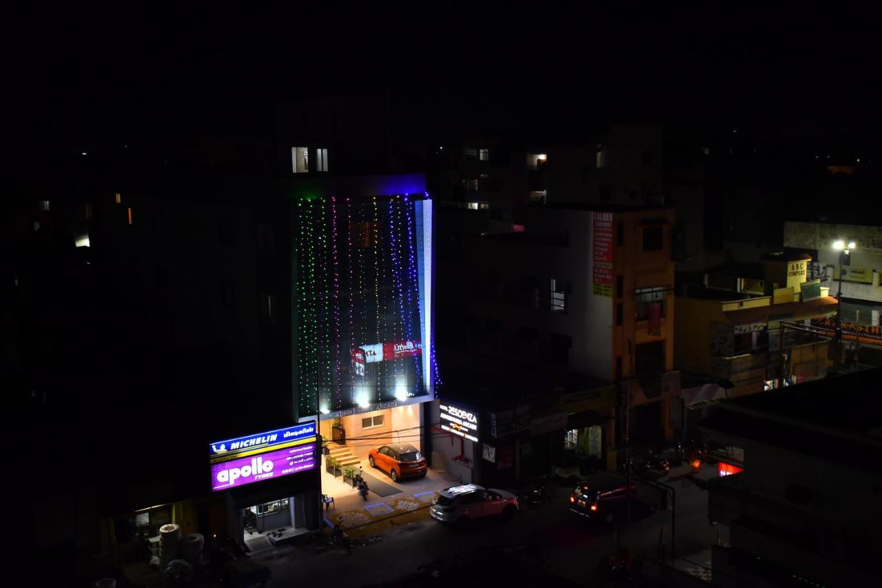מלון ארודה Adhikrishna Arcade מראה חיצוני תמונה